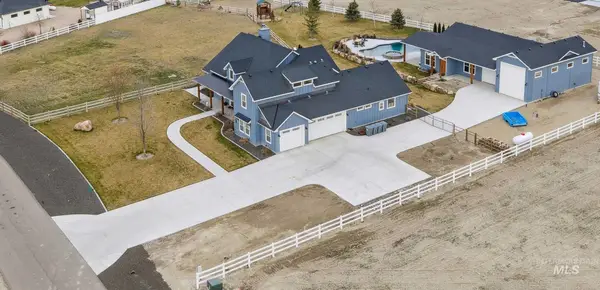 547 Bass Run Ln, Marsing, ID 83639
