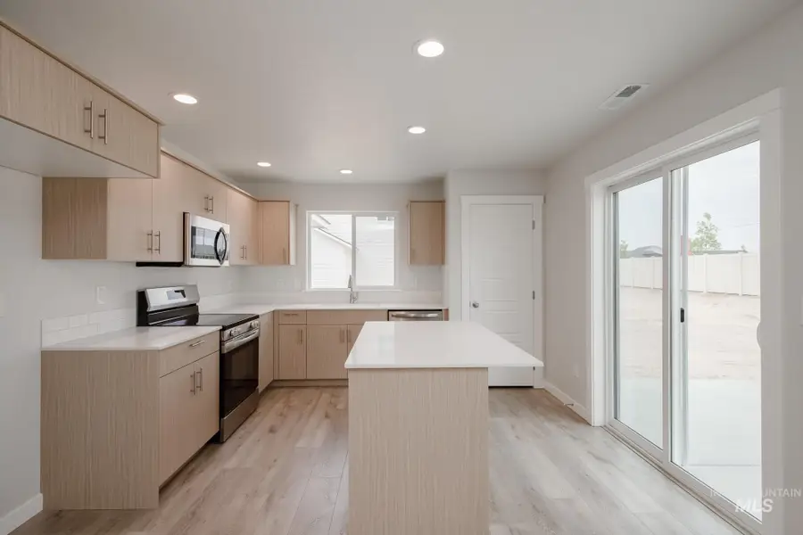 8202 E Cool River Loop, Nampa, ID 83687 - #3