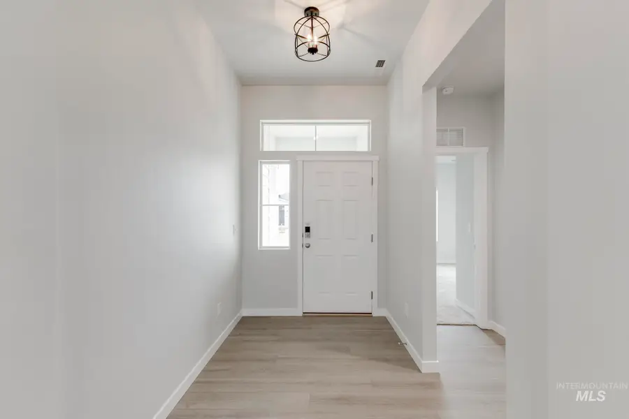 7071 E Amber Springs St, Nampa, ID 83687 - #2