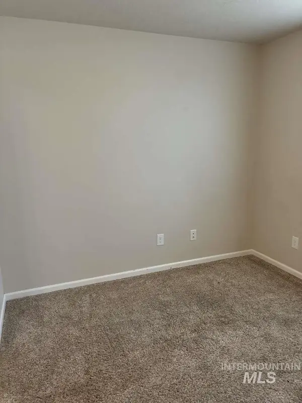 16439 N Driver St, Nampa, ID 83687