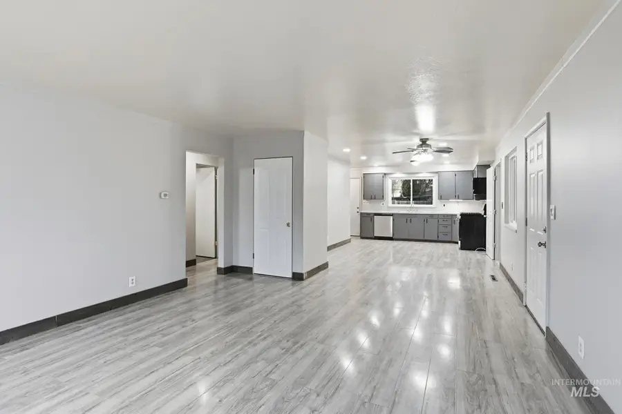 510 W 1st St, Fruitland, ID 83619 - #3