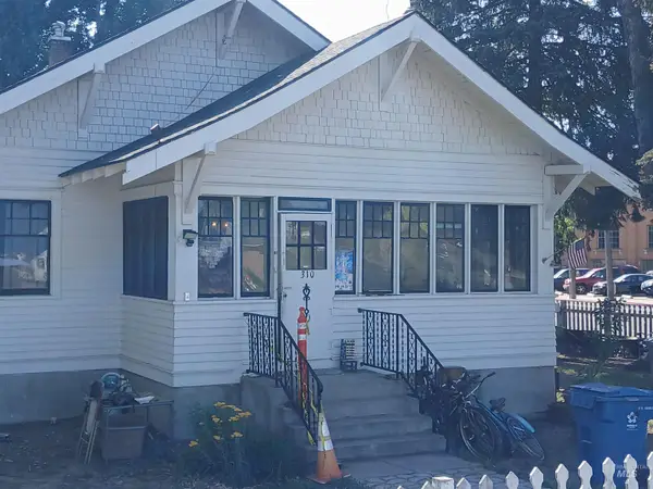 310 N 9th E, Mountain Home, ID 83647