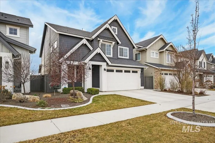 3327 E Collingwood Dr, Meridian, ID 83642 - #2