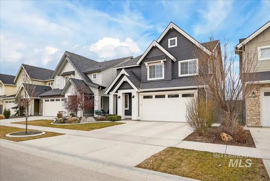 3327 E Collingwood Dr, Meridian, ID 83642 - #3