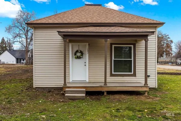 202 E Park Ave, New Plymouth, ID 83655