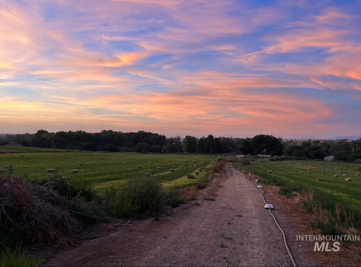 10576 Duck Ln, Nampa, ID 83686 - #1