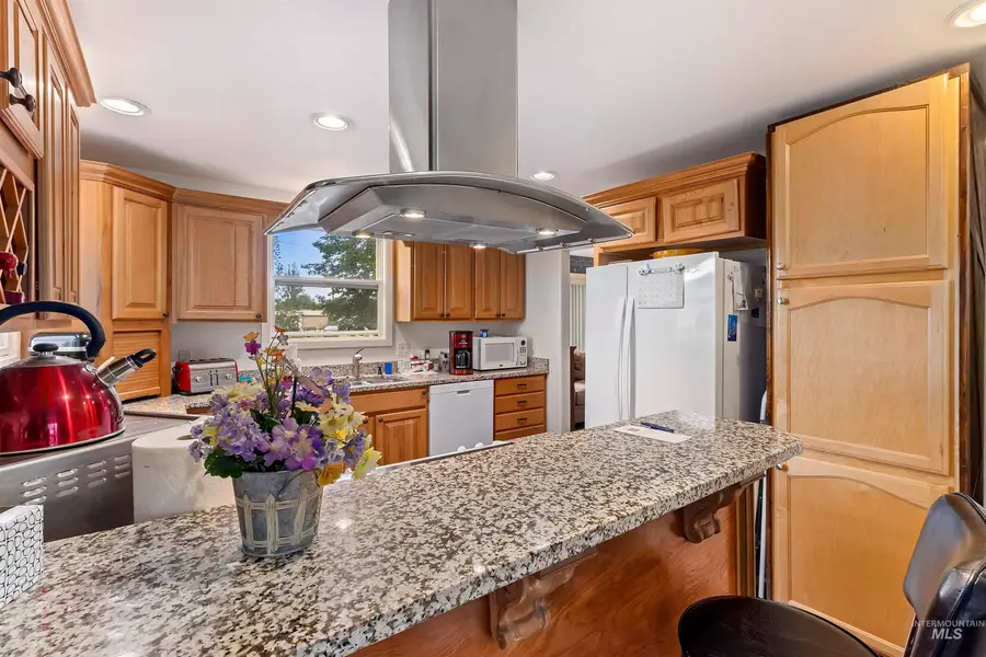 320 E Cassia St, Richfield, ID 83349 - #3