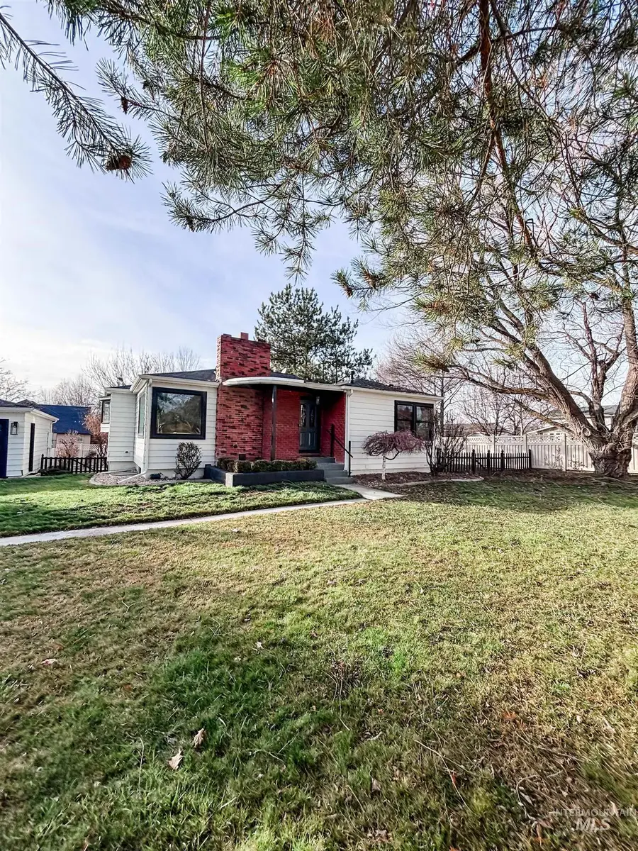 743 N Horseshoe Bend Rd, Eagle, ID 83616 - #3