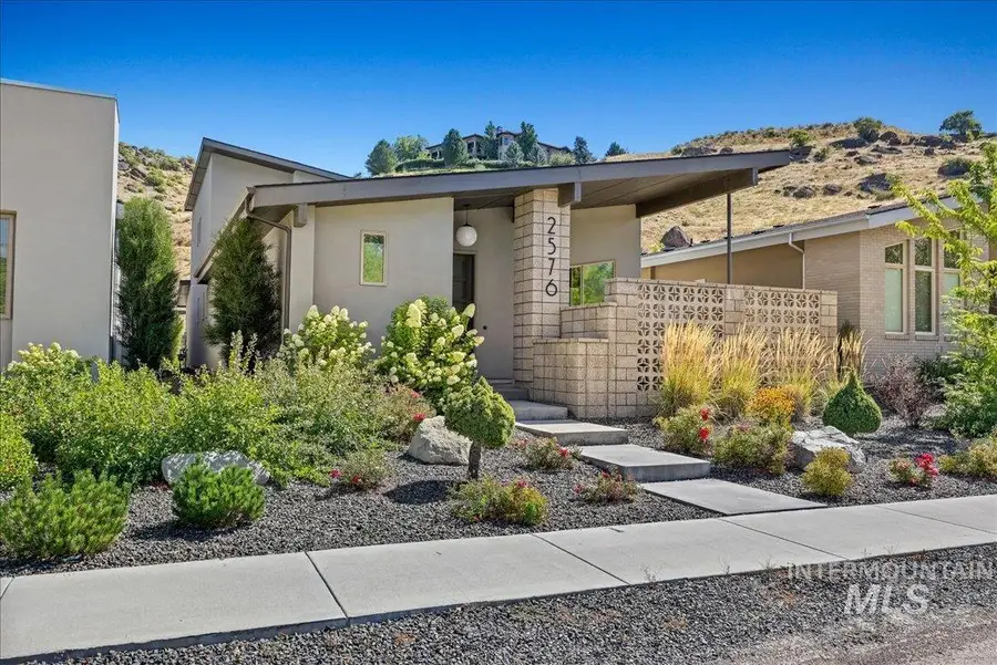 2576 E Warm Springs Ave, Boise, ID 83712 - #2