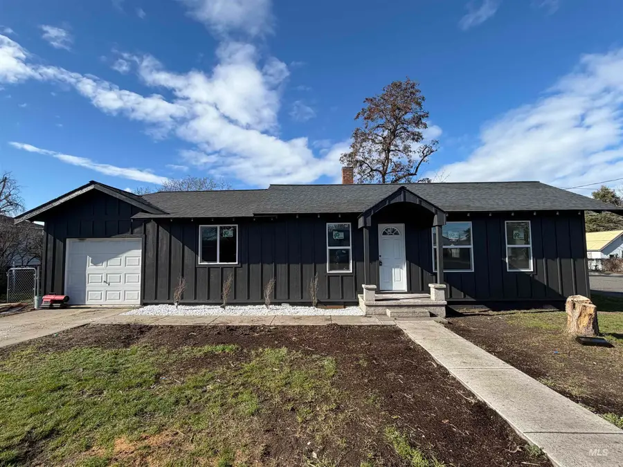 600 11th Street, Clarkston, WA 99403 - #2