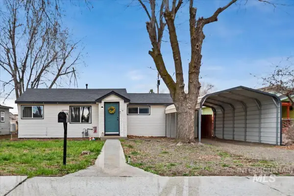 810 N 3rd E, Mountain Home, ID 83647