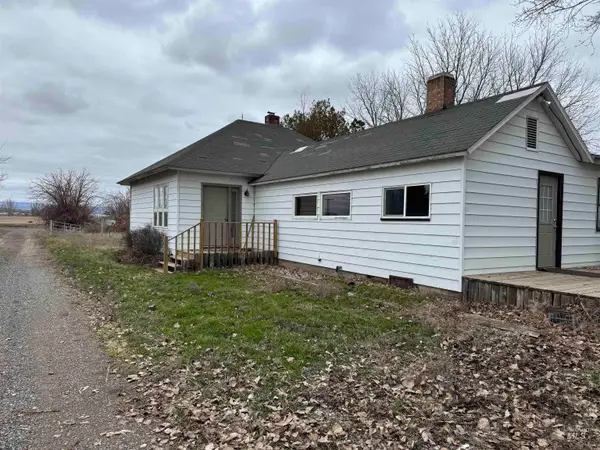 755 E 1950 S, Bliss, ID 83314