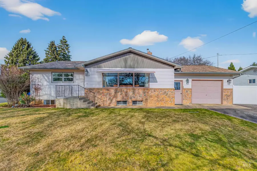917 Cedar Avenue, Lewiston, ID 83501 - #2