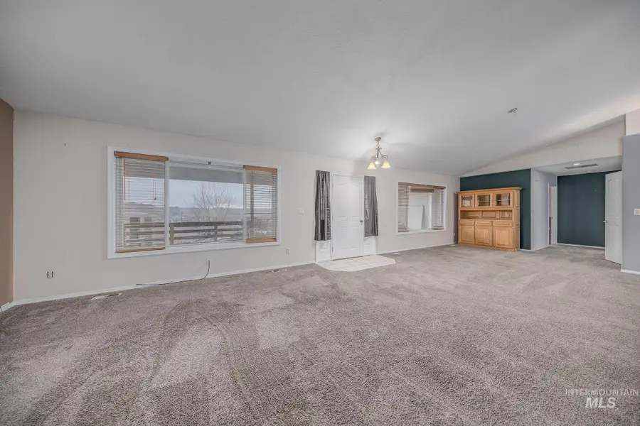 1200 Hoffman Dr, Vale, OR 97918 - #2