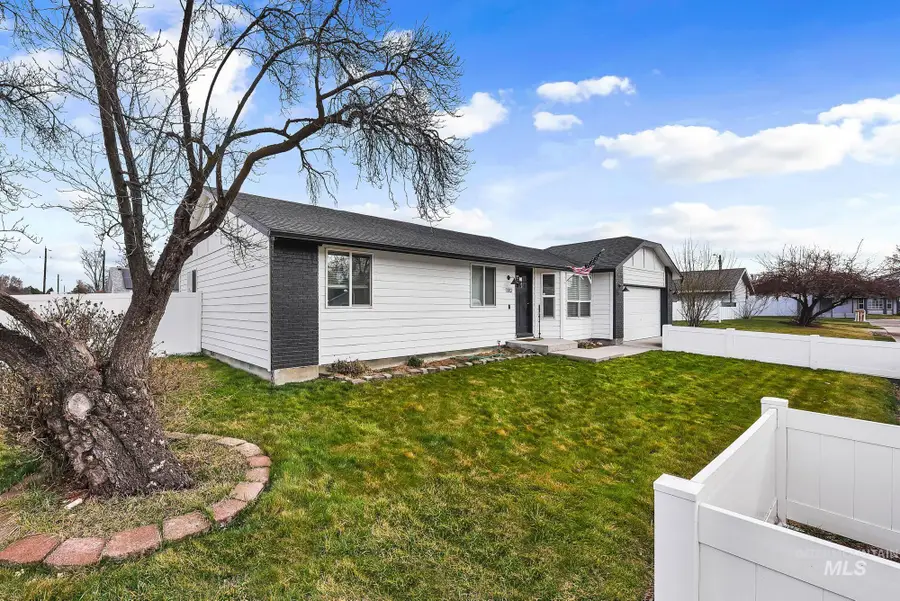 1182 N Iris Ave, Boise, ID 83704 - #2