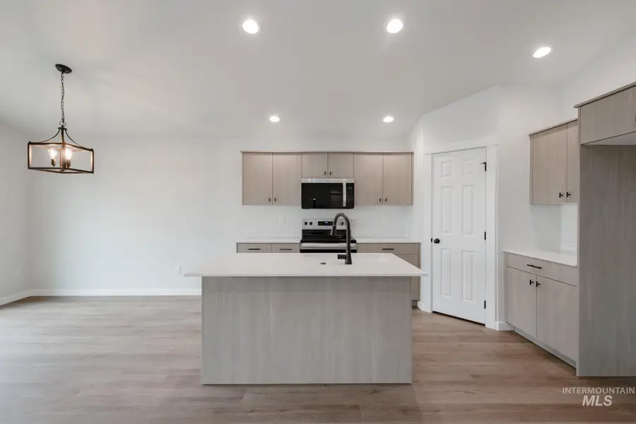 5451 S Desert Cactus Ave, Meridian, ID 83642 - #3