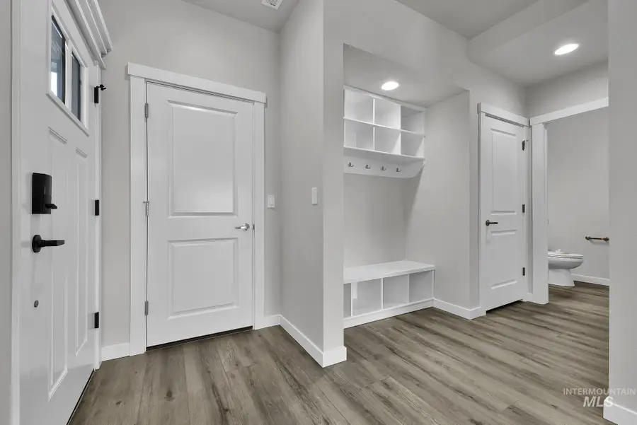 421 N Fritts Ave, Meridian, ID 83642 - #3