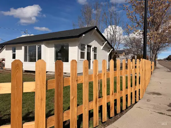 403 16th Ave N, Nampa, ID 83687