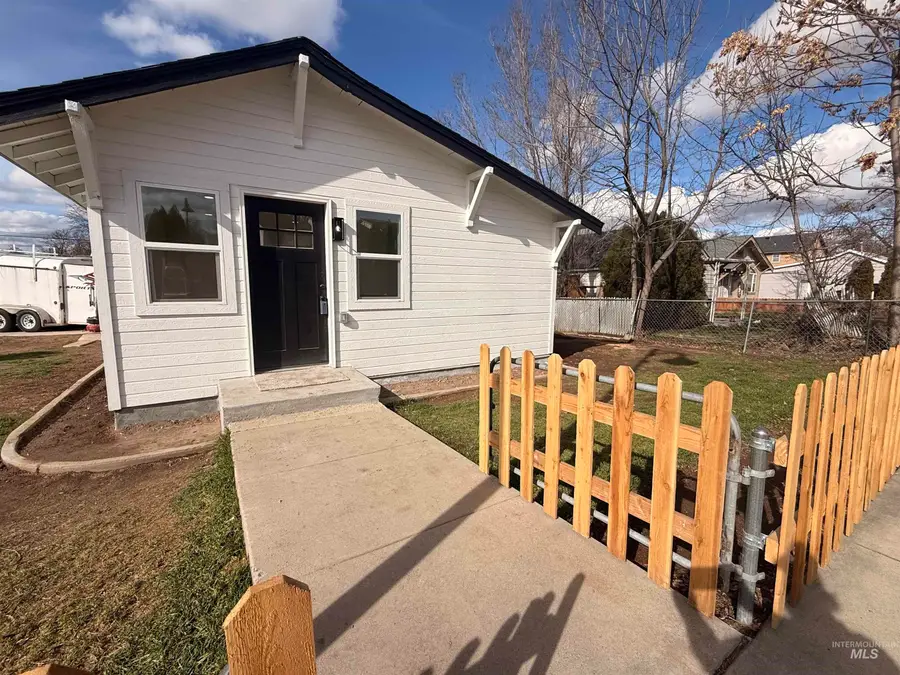 403 16th Ave N, Nampa, ID 83687 - #3