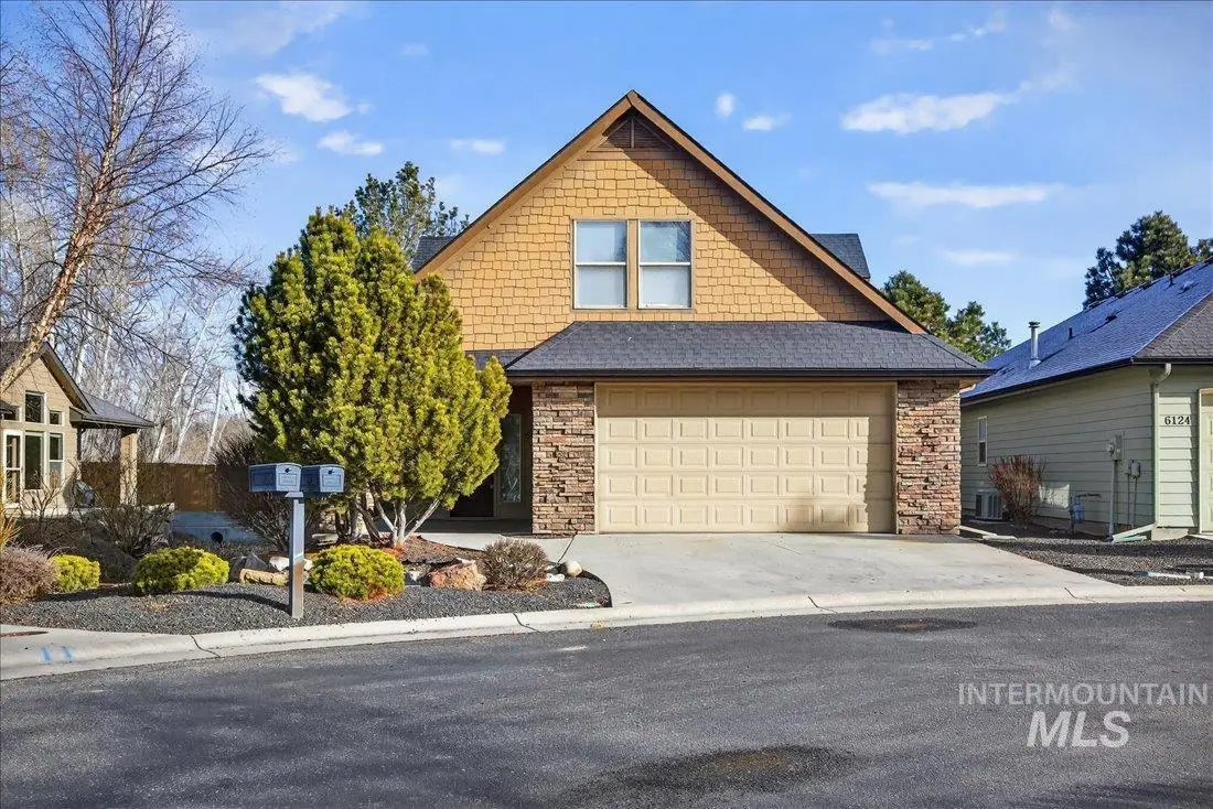 6131 N Hazelbrook Ln, Garden City, ID 83714 - #1
