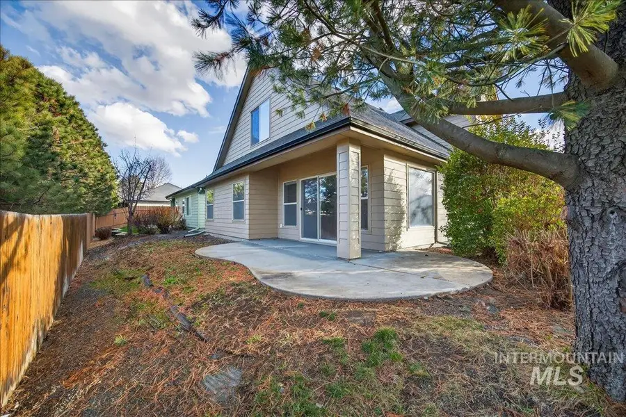 6131 N Hazelbrook Ln, Garden City, ID 83714 - #3