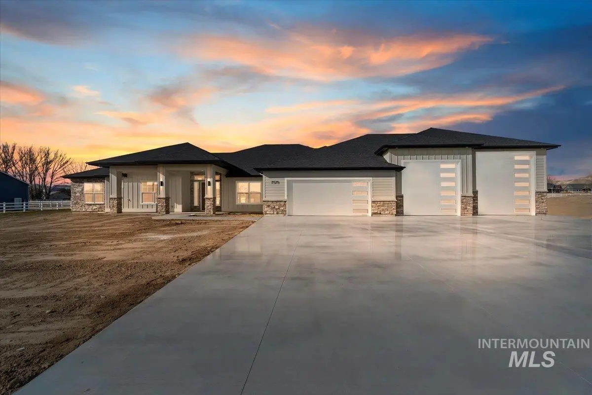 7573 Riverfront Dr, Marsing, ID 83639 - #1