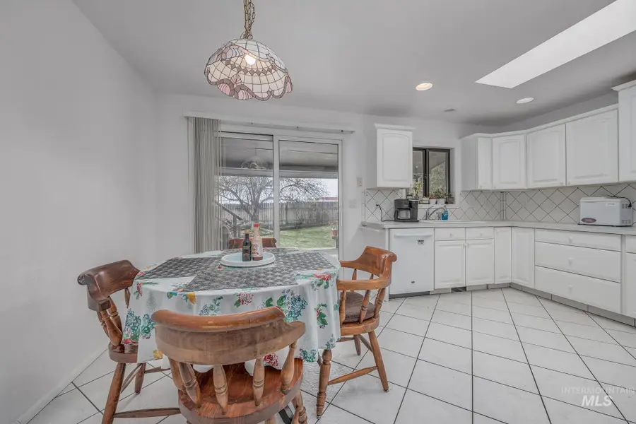 1242 SW 11th Ave, Ontario, OR 97914 - #2