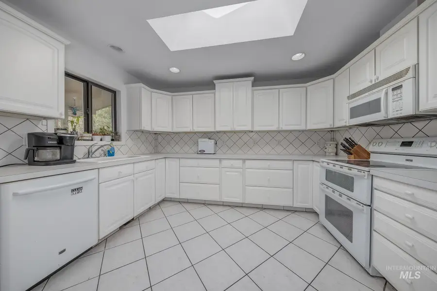 1242 SW 11th Ave, Ontario, OR 97914 - #3