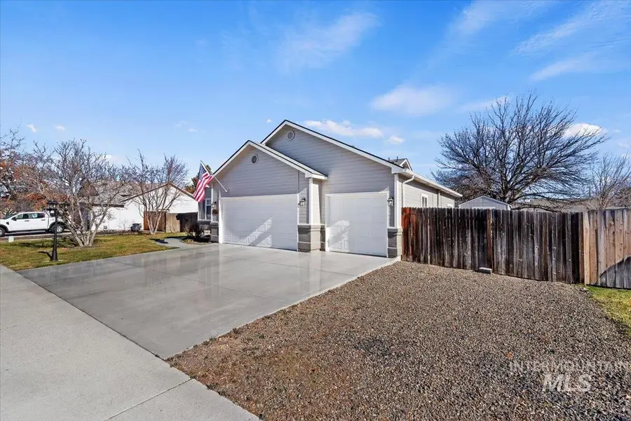 1958 N Man O War Way, Meridian, ID 83646 - #2