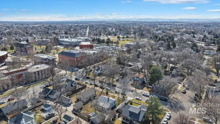 1909 Dearborn St, Caldwell, ID 83605 - #2