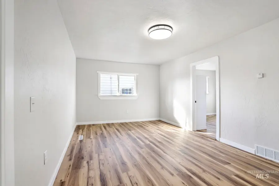 518 E 13th Street, Burley, ID 83318 - #2