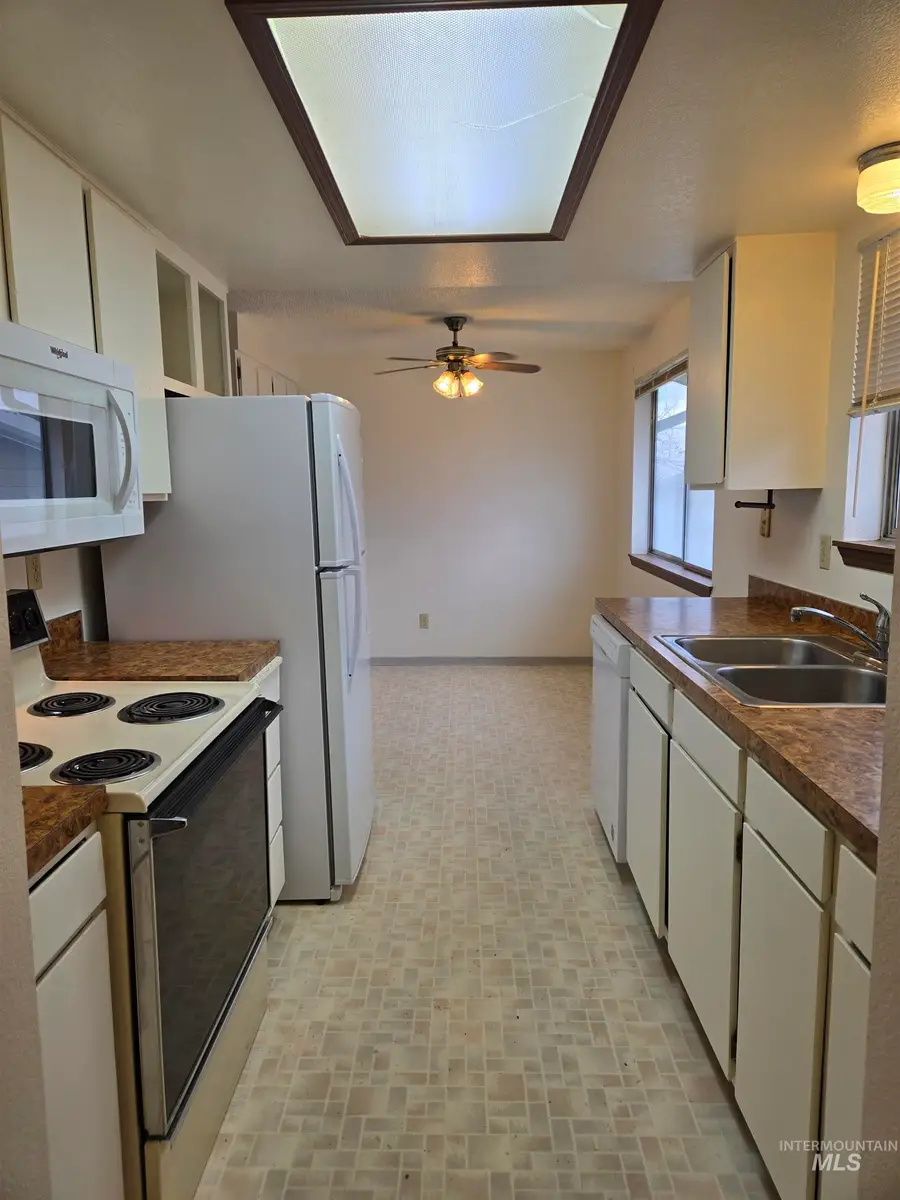 798 Skyhawk Drive, Ontario, OR 97914 - #2