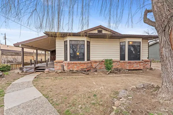 2205 S Kimball Ave, Caldwell, ID 83605