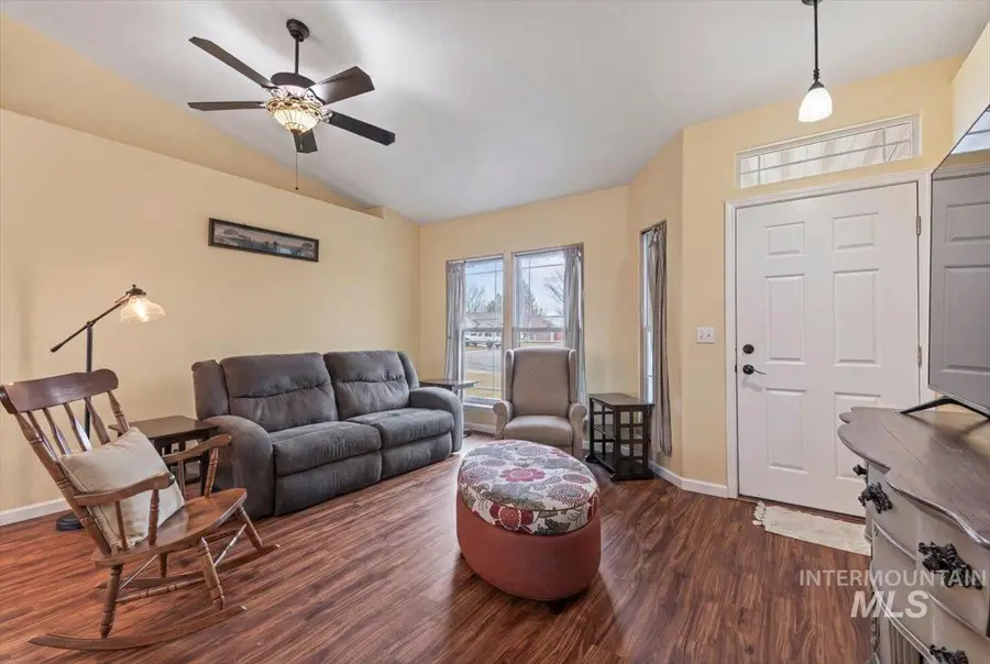 324 N Coppertree Dr, Nampa, ID 83651 - #3