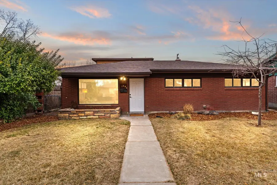 168 N Juniper St, Twin Falls, ID 83301 - #3