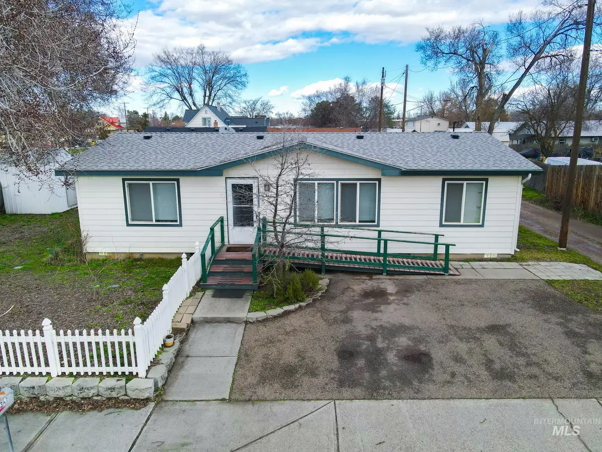 347 NW 7th Ave, Ontario, OR 97914 - #1