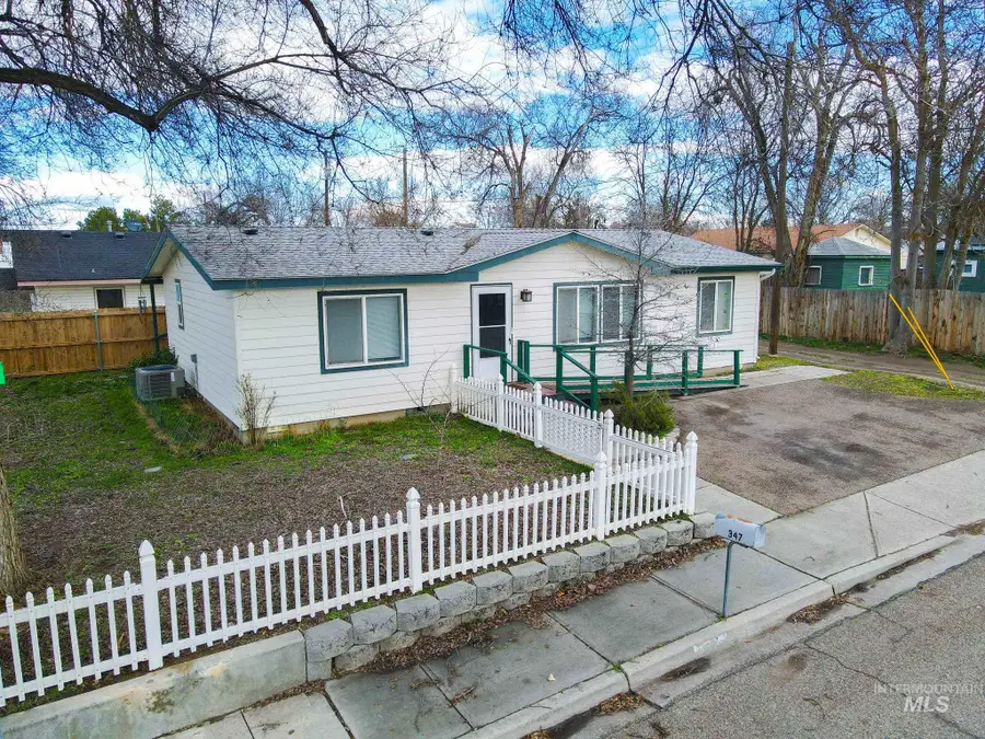 347 NW 7th Ave, Ontario, OR 97914 - #2