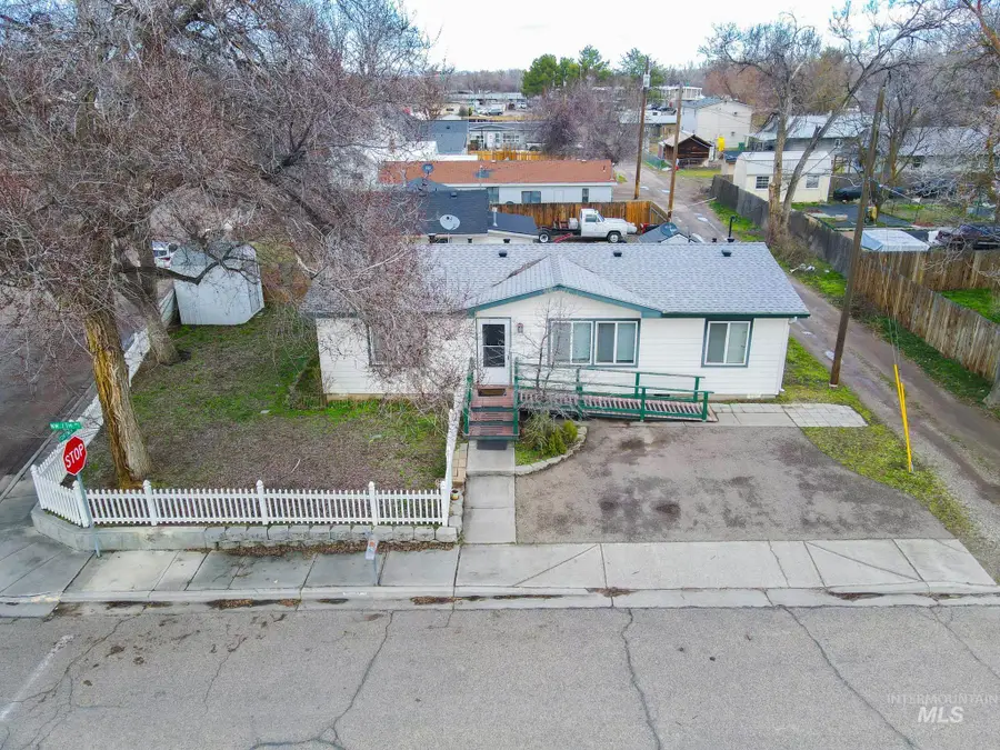 347 NW 7th Ave, Ontario, OR 97914 - #3