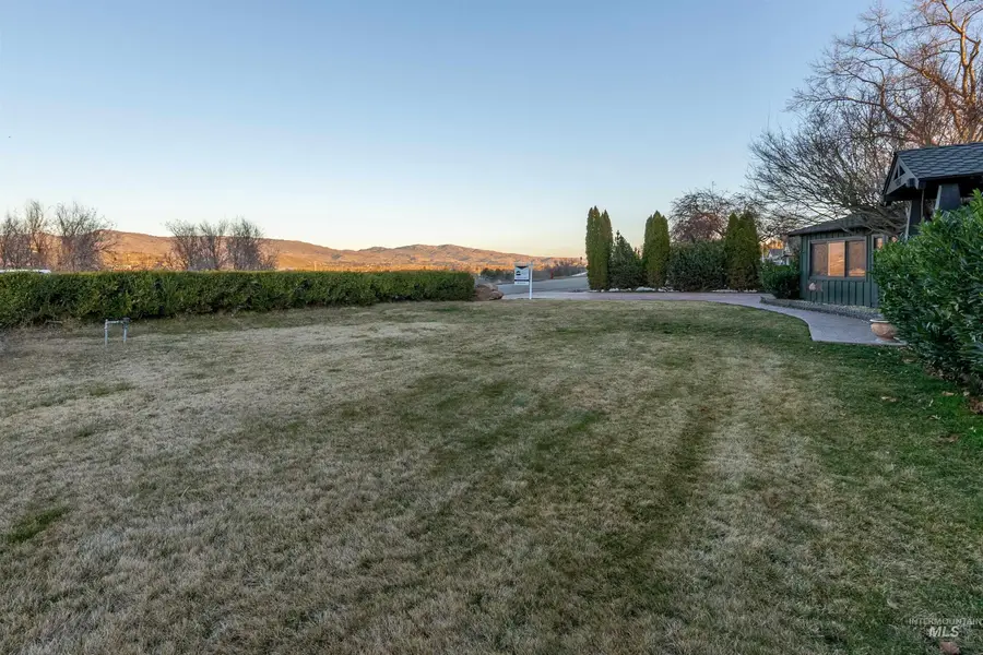 4917 Mountain View Dr, Boise, ID 83704 - #3