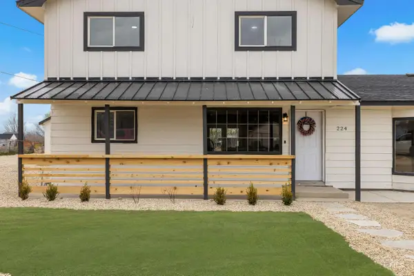 224 Mountain View Ave, Caldwell, ID 83605