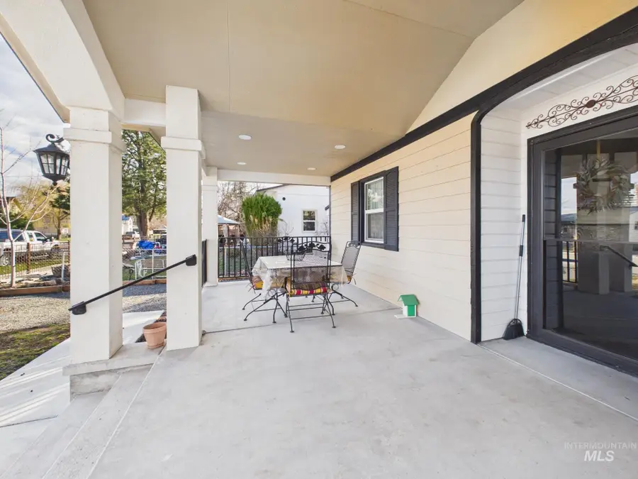 411 Maple Ave, Emmett, ID 83617 - #3