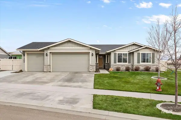 1062 W Six Shooter St, Middleton, ID 83644