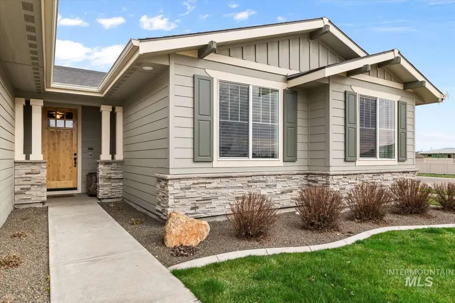 1062 W Six Shooter St, Middleton, ID 83644 - #3