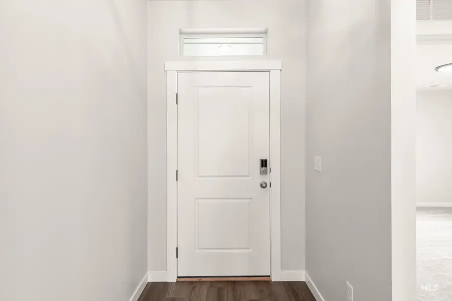 6715 W Redwood Creek Dr, Meridian, ID 83646 - #2