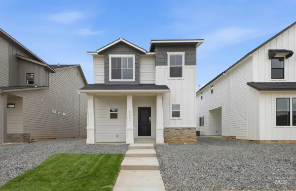 6728 W Redwood Creek Dr, Meridian, ID 83646