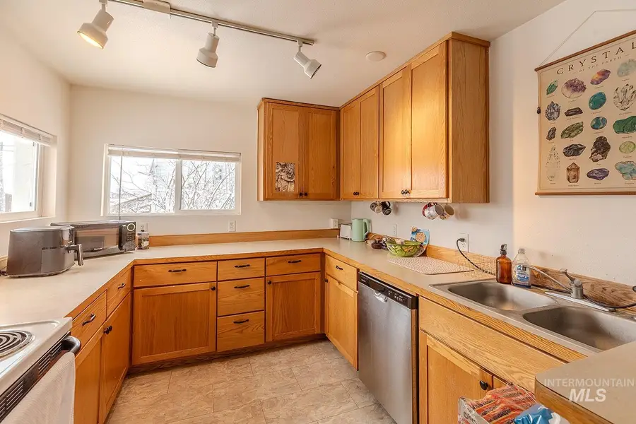 938/940 W A St, Moscow, ID 83843 - #2