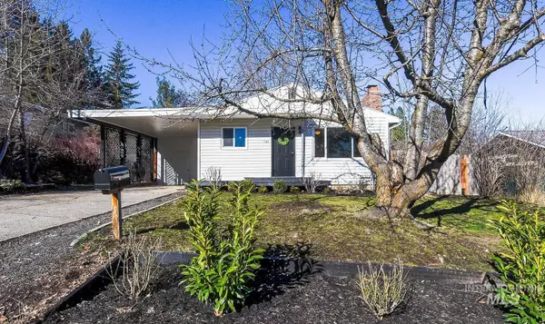 934 E 8th St, Moscow, ID 83843