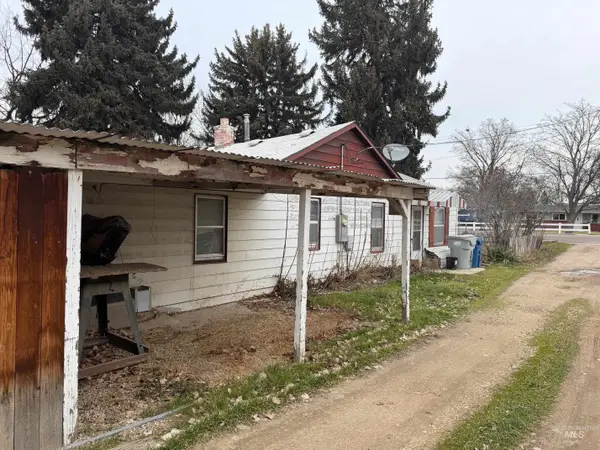 1319 W Flamingo Ave, Nampa, ID 83651