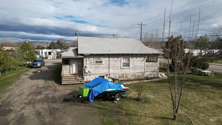 206 W 12th St, Emmett, ID 83617 - #3