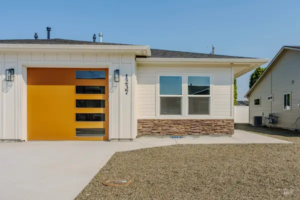 1237 Phillips Circle, Ontario, OR 97914